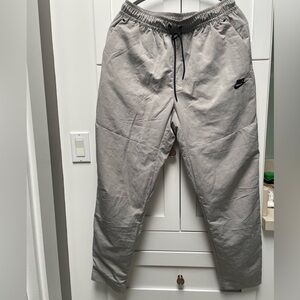Nike Sportswear Tech Essentials Men's Lined Commuter Pants, Medium